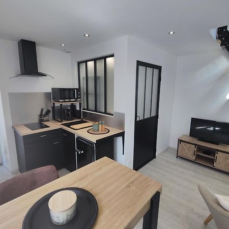 Studio Neuf Situe Au Coeur D'Un Bourg Paisible Pacé エクステリア 写真