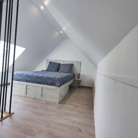 Studio Neuf Situe Au Coeur D'Un Bourg Paisible Pacé エクステリア 写真