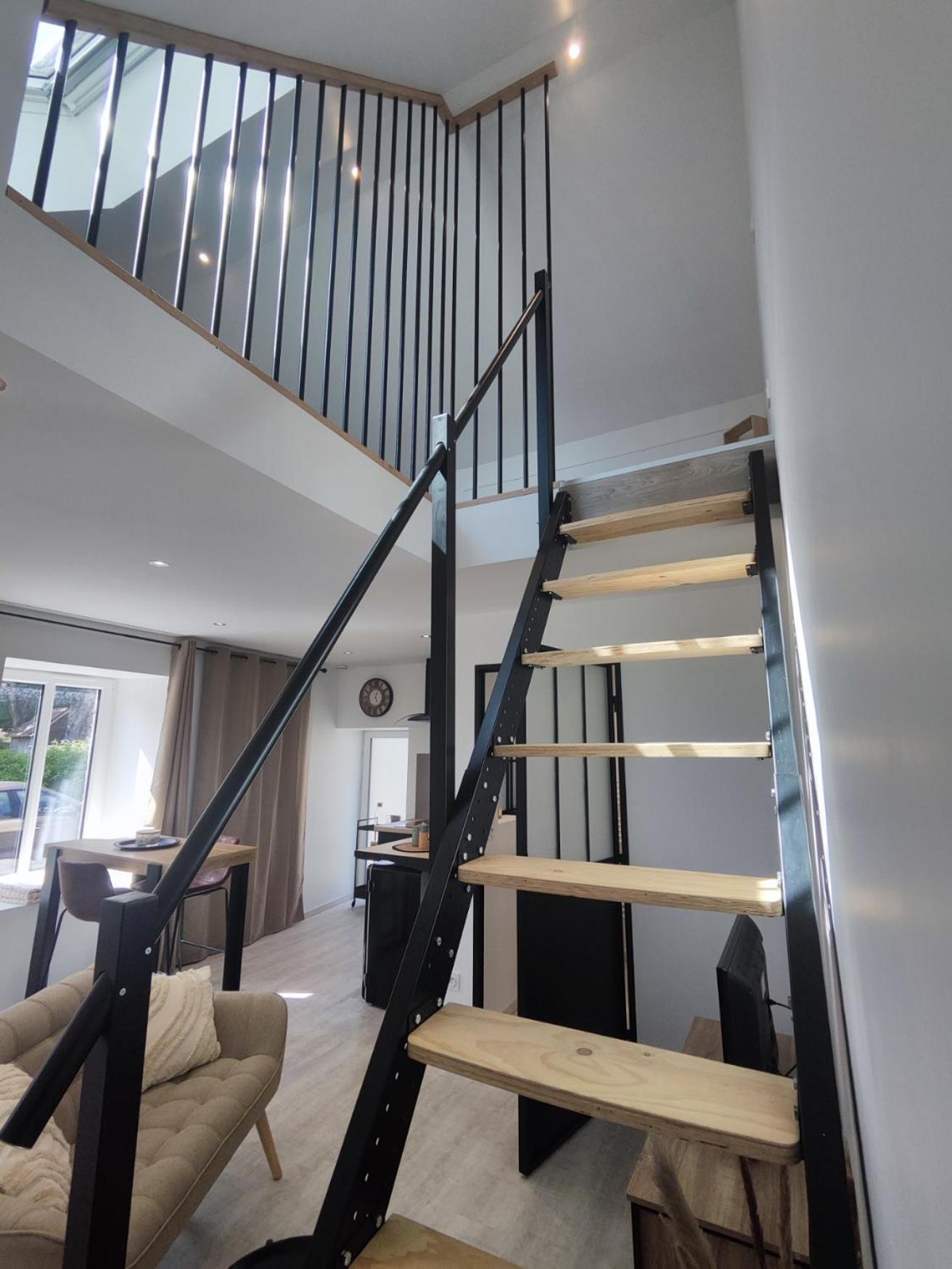 Studio Neuf Situe Au Coeur D'Un Bourg Paisible Pacé エクステリア 写真